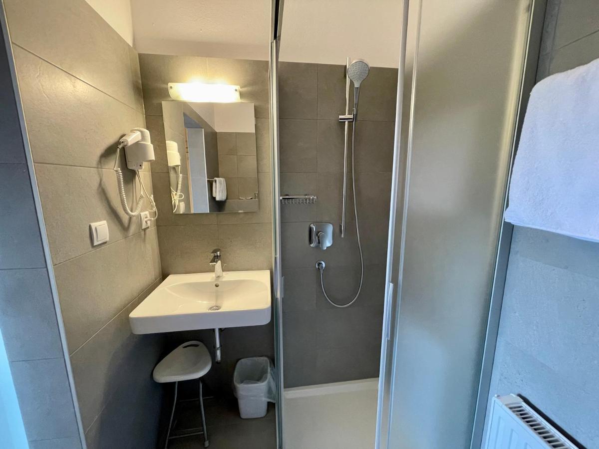 Transit Rooms - Your Stopover Sterzing Exteriör bild